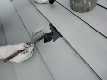 板金屋根上塗り中