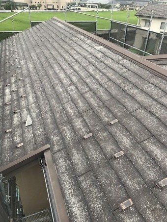老朽化が進んだ屋根