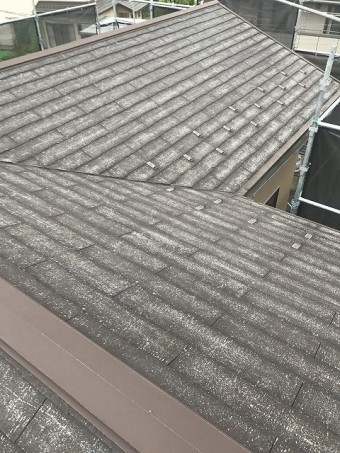 老朽化が進んだ屋根