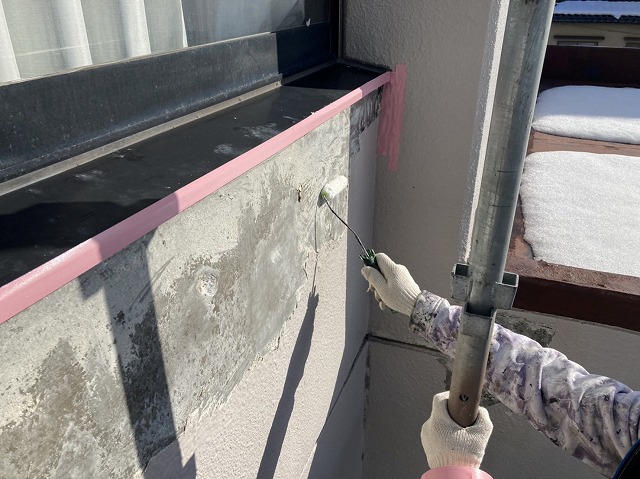 かほく市で窓サッシコーキング打替えと外壁塗装を施工しました。